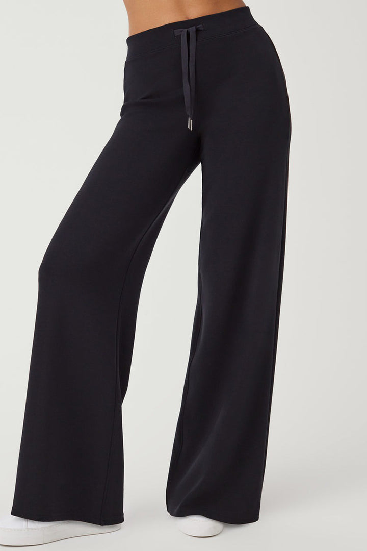 SPANX - SPANX® AirEssentials Wide Leg Pant in Very Black