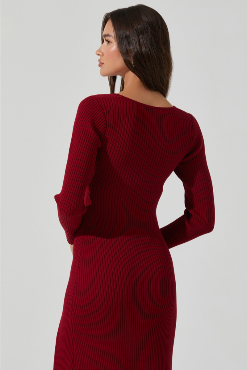 Astr - Kylie Sweater Dress in Cherry Red