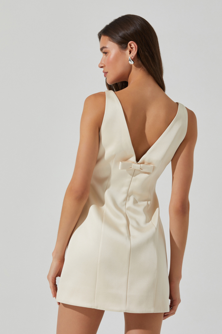 Astr - Alisanne Dress in Cream