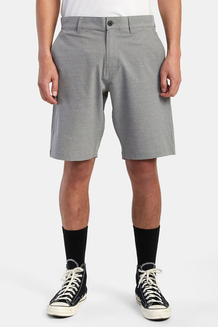 RVCA - Balance Hybrid 20in Shorts in RVCA Black