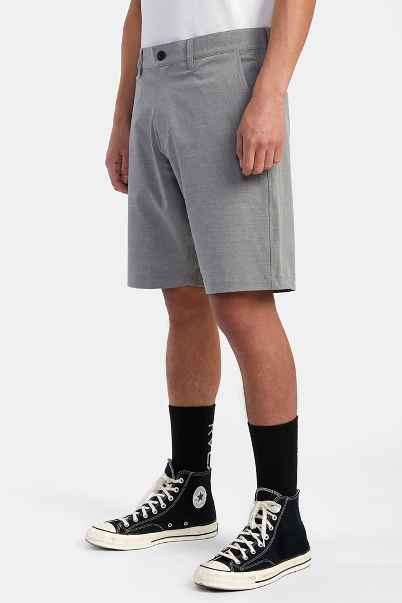 RVCA - Balance Hybrid 20in Shorts in RVCA Black