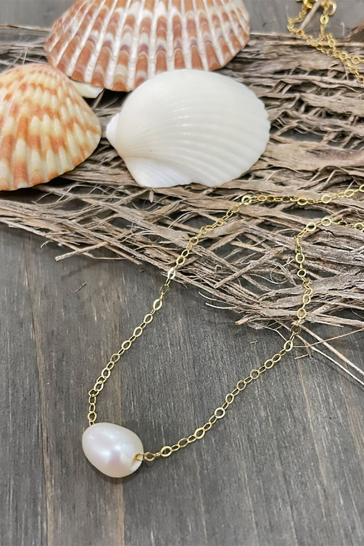 Quinn Sharp - Single Pearl Threader Necklace with White Freshwater Pearl in Gold