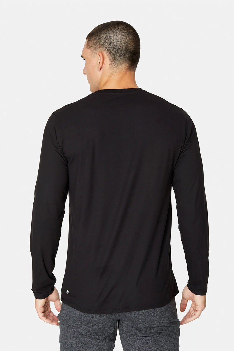 7DIAMONDS - Core™ Long Sleeve Henley in Black